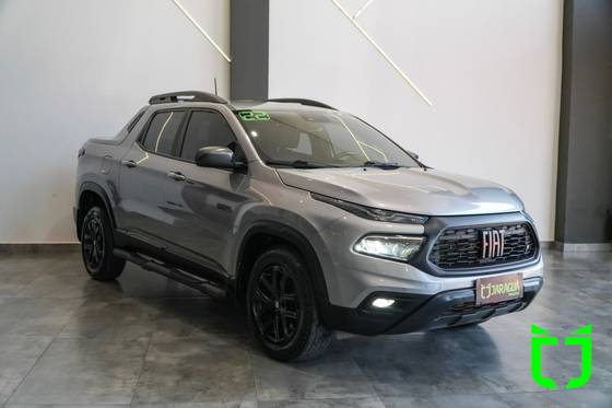 FIAT TORO 2.0 16V TURBO DIESEL ULTRA 4WD AT9 FIAT TORO 2.0 16V TURBO DIESEL ULTRA 4WD AT9